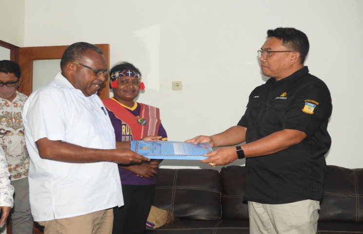 KI Papua Terima Pengembalian Lembar Kuesioner SAQ dari Diskominfo 